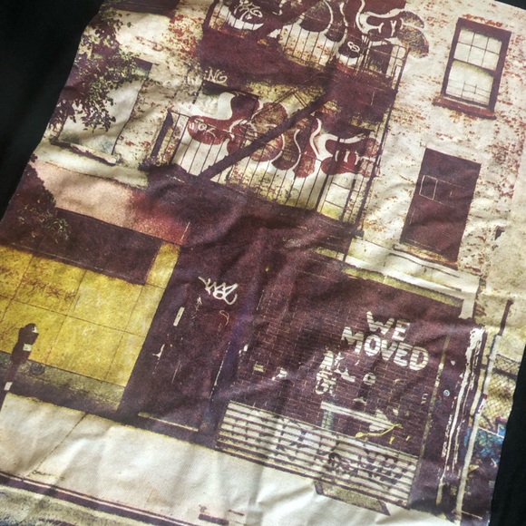 Graffiti Tee - Picture 4 of 5